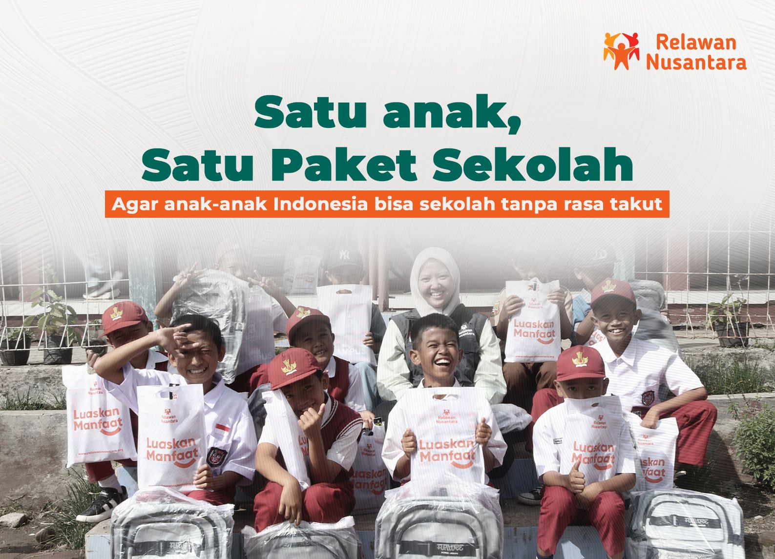 Satu Anak, Satu Paket Sekolah